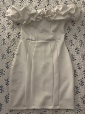 Never Worn Windsor White Off-Shoulder Ruffle Bodycon Dress